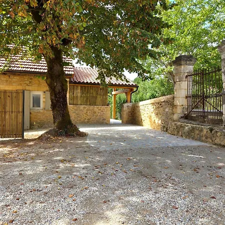 Clos Du Noyer - Cocon Ressourcant Avec Couvert 펜션