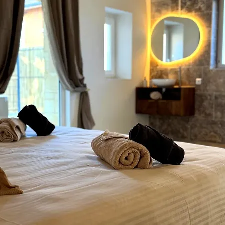 Clos Du Noyer - Cocon Ressourcant Avec Couvert 펜션